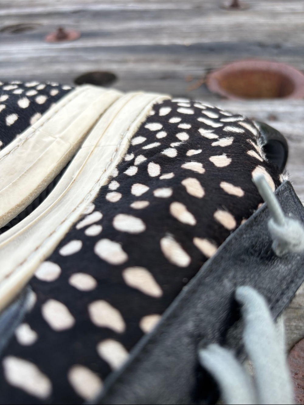 P448 Women’s Sz8.5/9 Unisex-John Sneakers Cowiena Calf Hair Black/Cream #318 - Picture 7 of 13